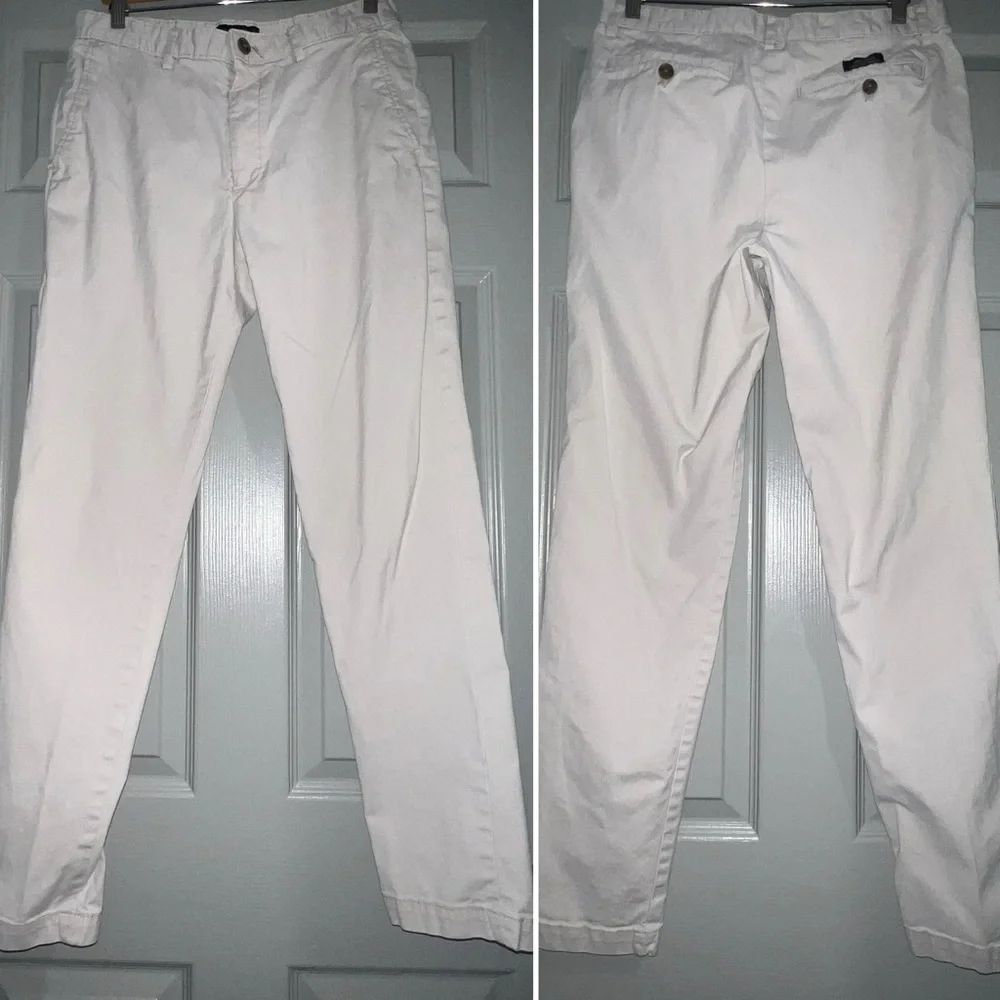Men’s Banana Republic Slim Lived-In Chino in Size 31/32 & Shade Oyster Pearl